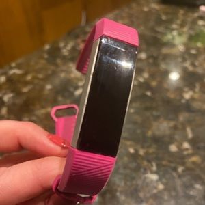 Fitbit Alta fuschia pink